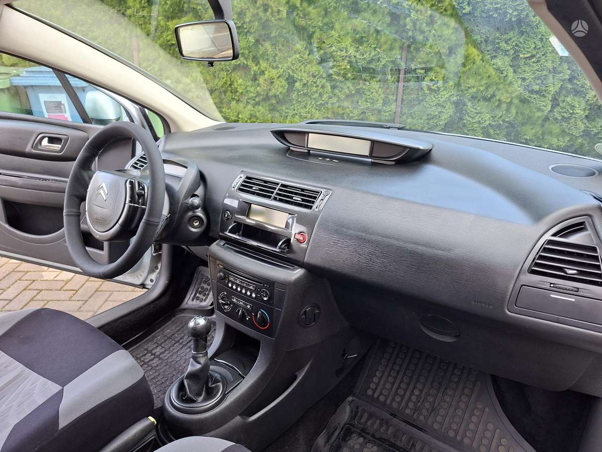 Citroen C4, 1.4 l., hatchback