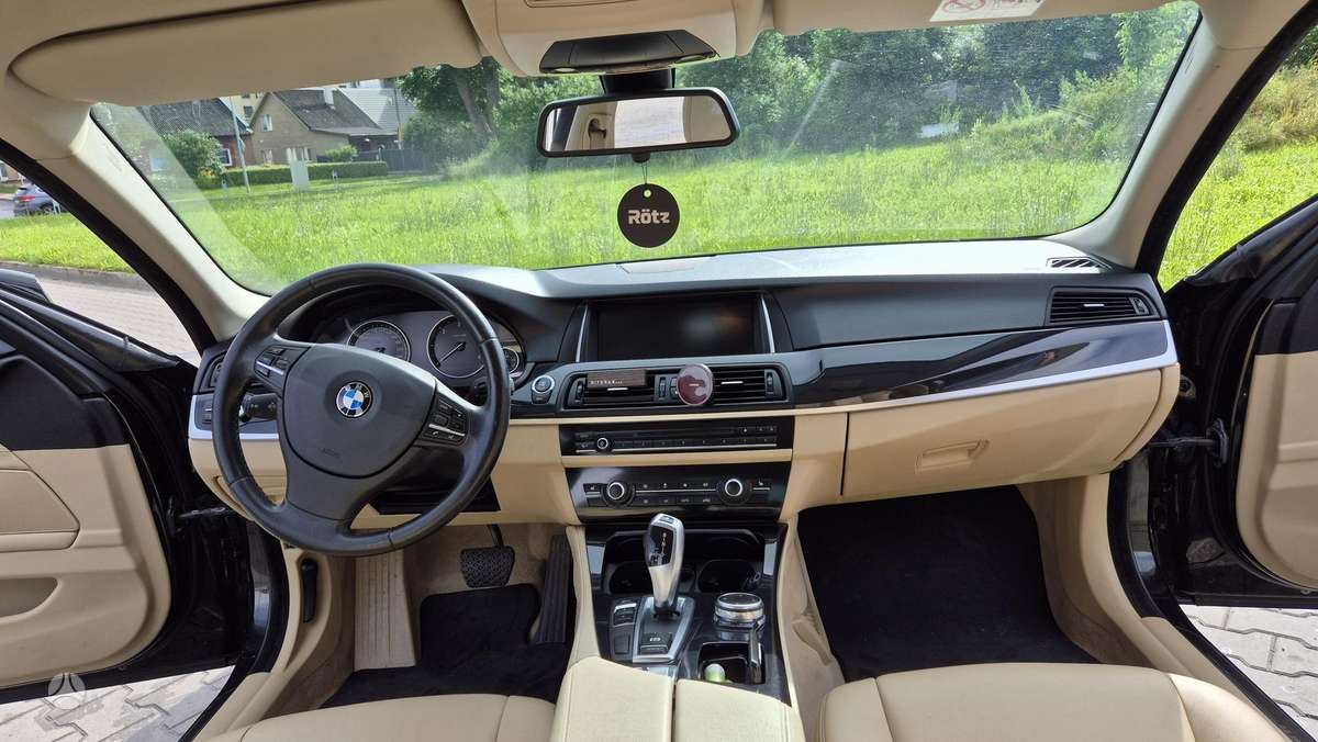 BMW 520, 2.0 l., Седан