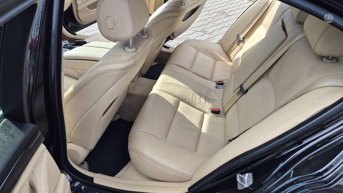BMW 520, 2.0 l., Седан