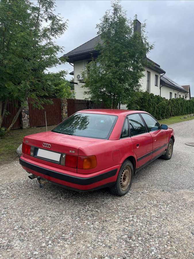 Audi 100, 2.4 l., Седан