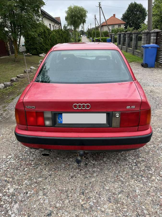 Audi 100, 2.4 l., Седан