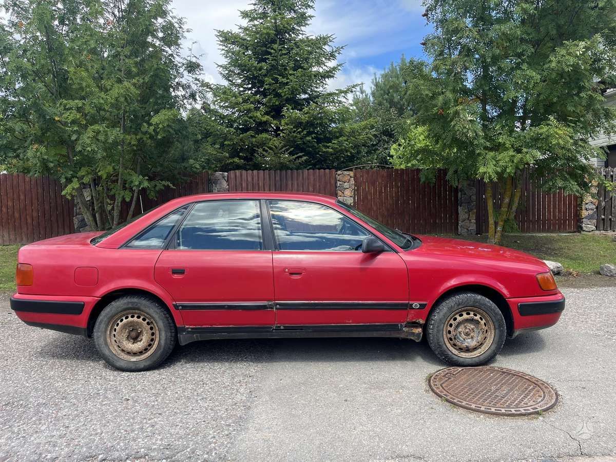Audi 100, 2.4 l., Седан