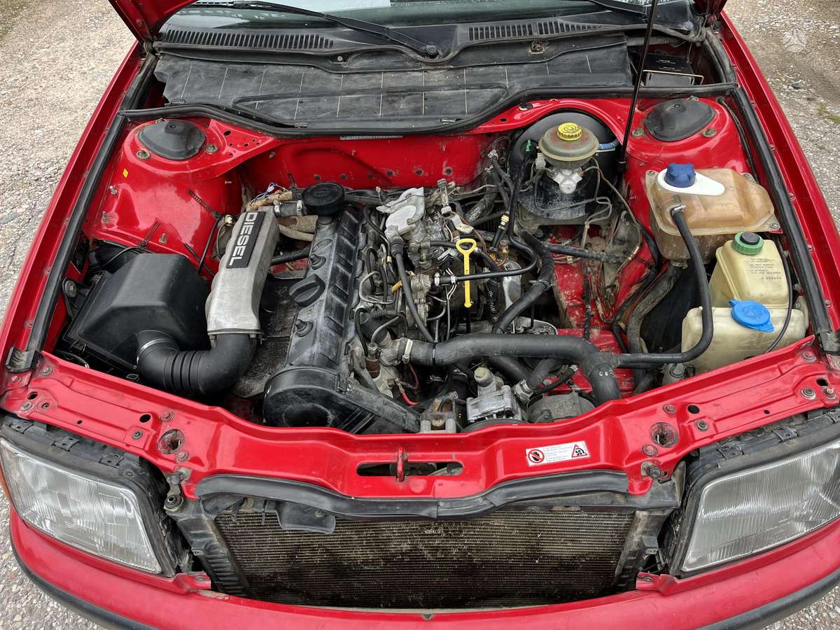 Audi 100, 2.4 l., Седан