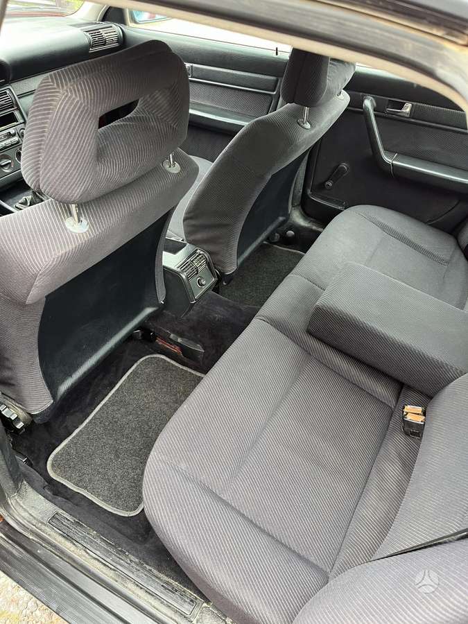 Audi 100, 2.4 l., Седан