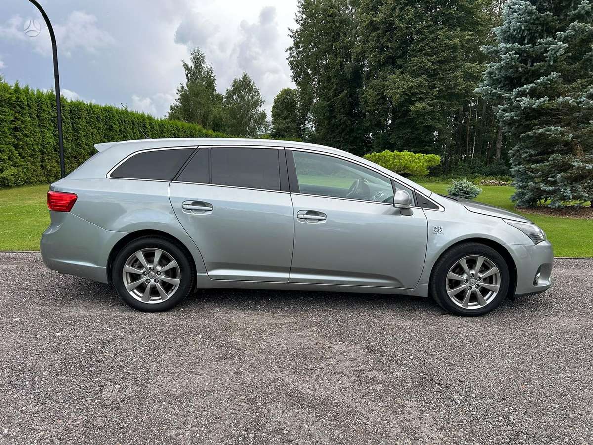 Toyota Avensis, 2.0 l., Универсал