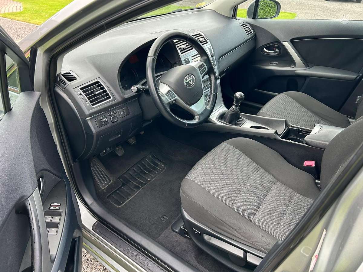 Toyota Avensis, 2.0 l., Универсал