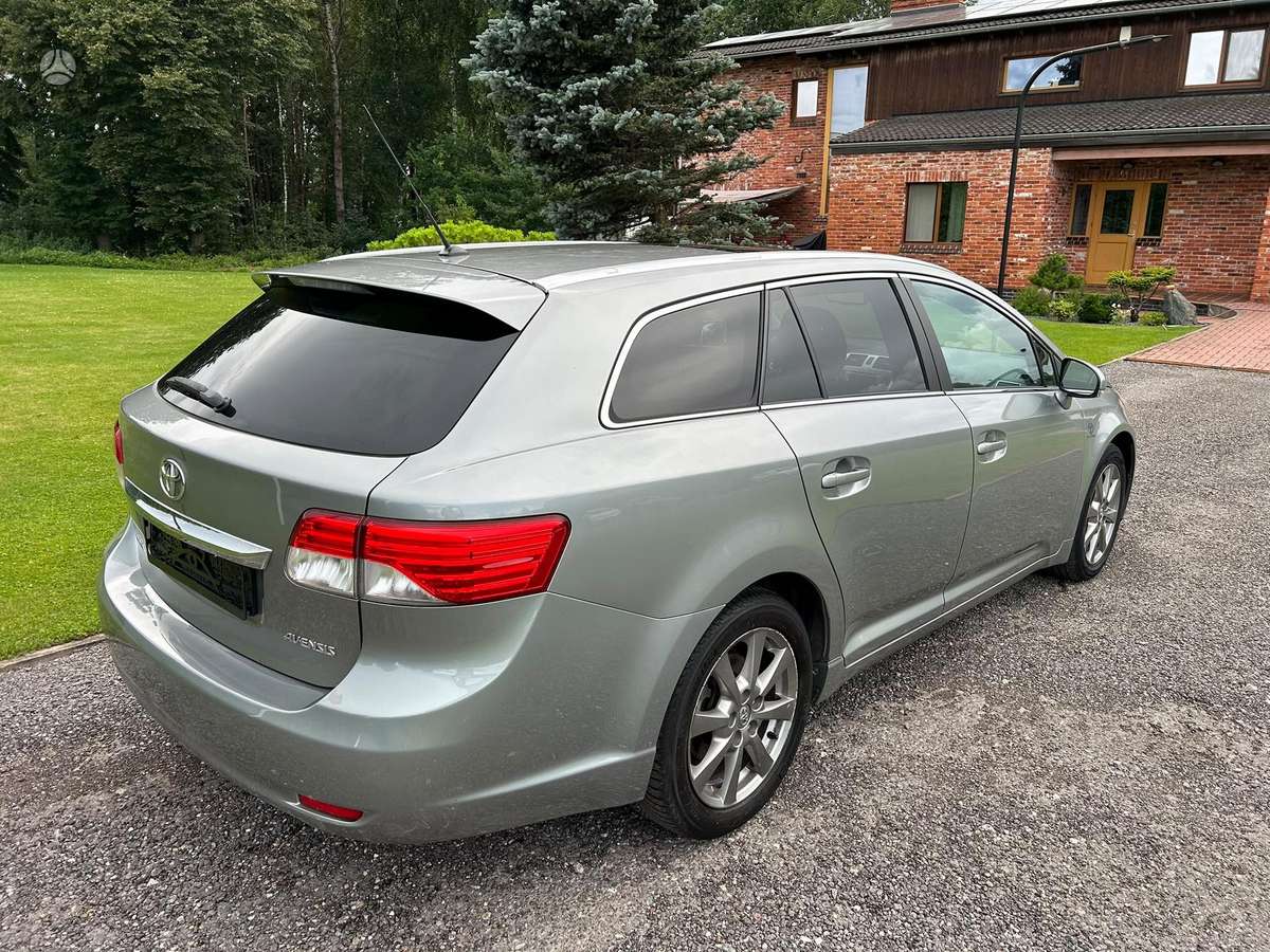 Toyota Avensis, 2.0 l., Универсал