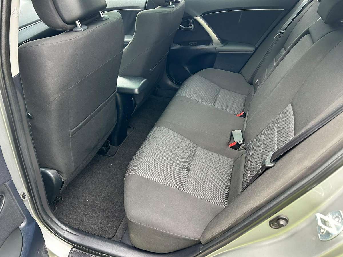 Toyota Avensis, 2.0 l., Универсал
