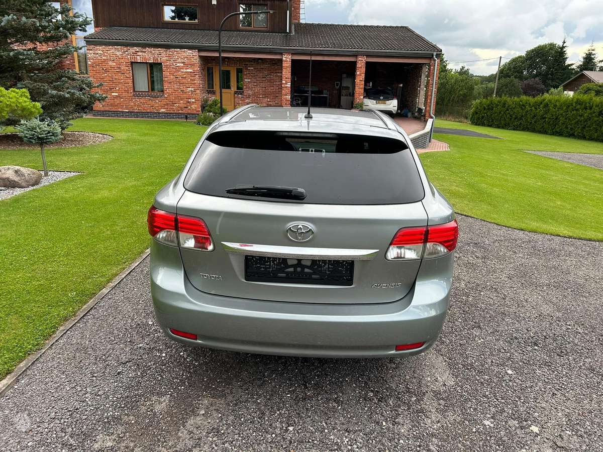 Toyota Avensis, 2.0 l., Универсал