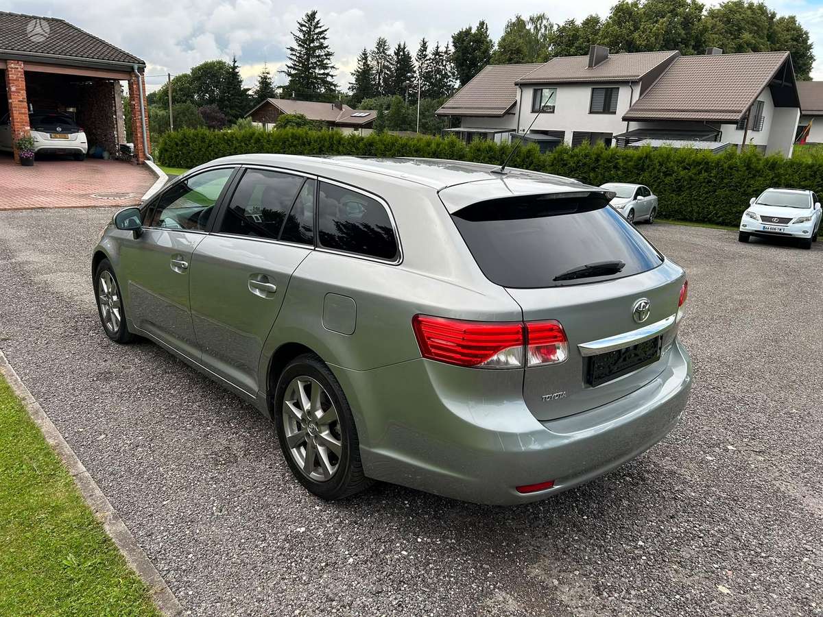 Toyota Avensis, 2.0 l., Универсал