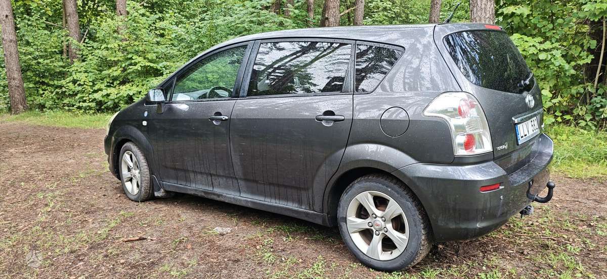 Toyota Corolla Verso - 3