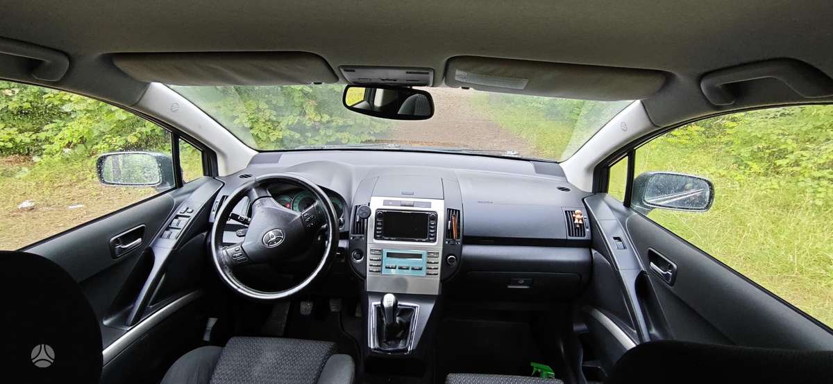 Toyota Corolla Verso - 4