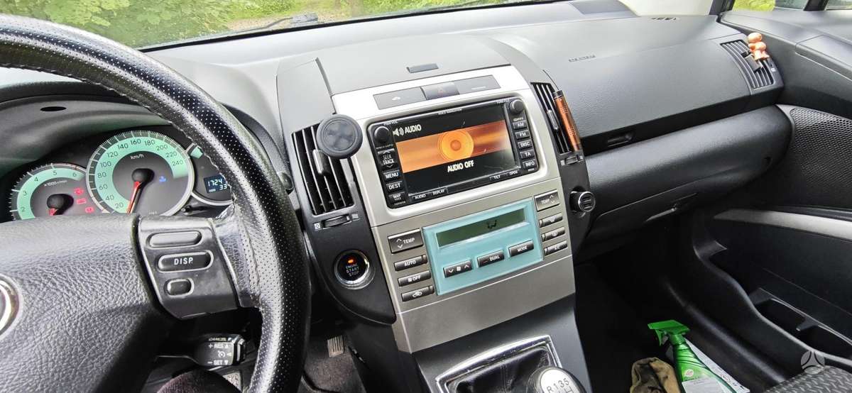 Toyota Corolla Verso - 6