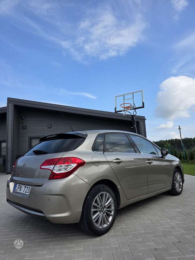 Citroen C4, 1.6 l., Хэтчбек