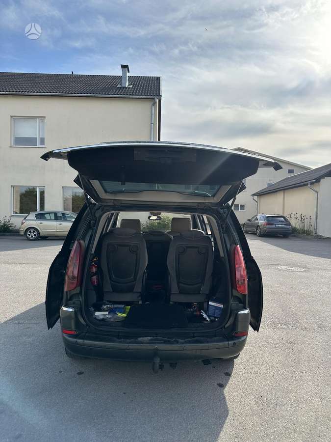 Peugeot 807 - 10