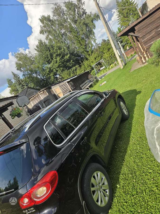 Volkswagen Tiguan - 2