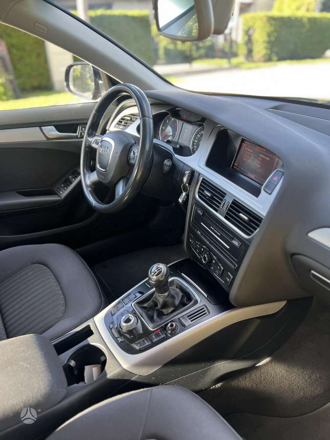 Audi A4, 2.0 l., sedanas