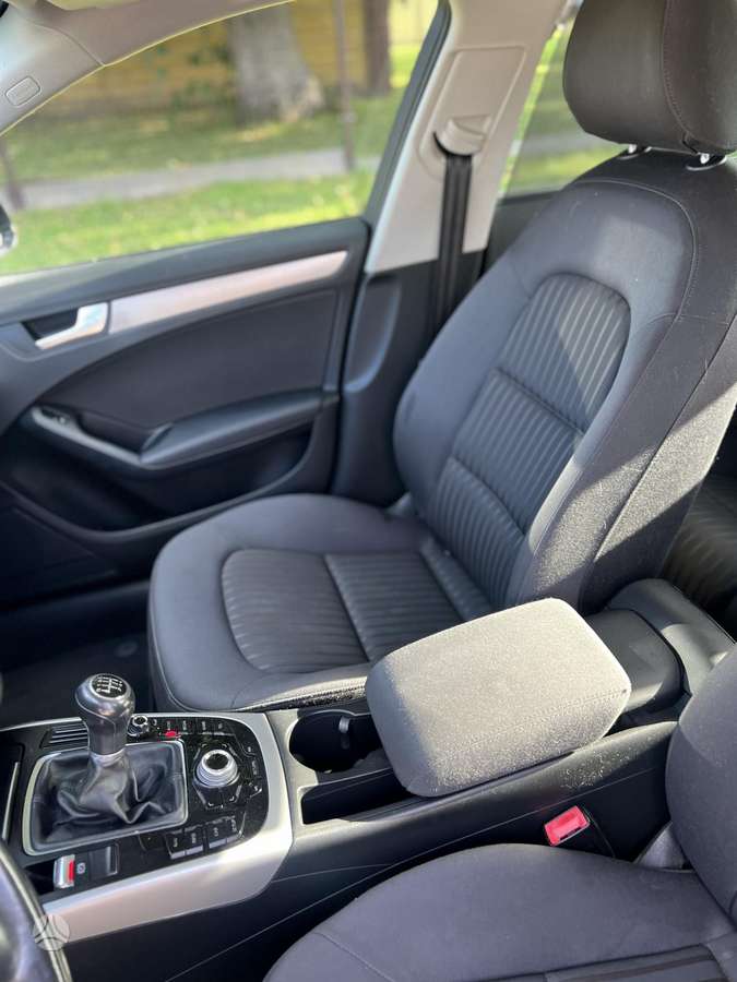 Audi A4, 2.0 l., Седан