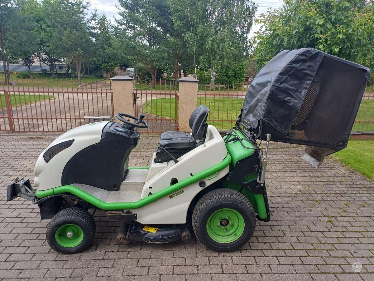 Etesia Hydro 100 Dizel, sodo traktoriai