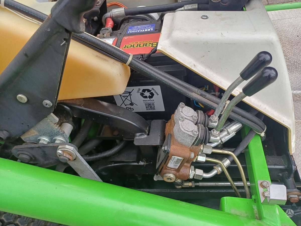 Etesia Hydro 100 Dizel, sodo traktoriai