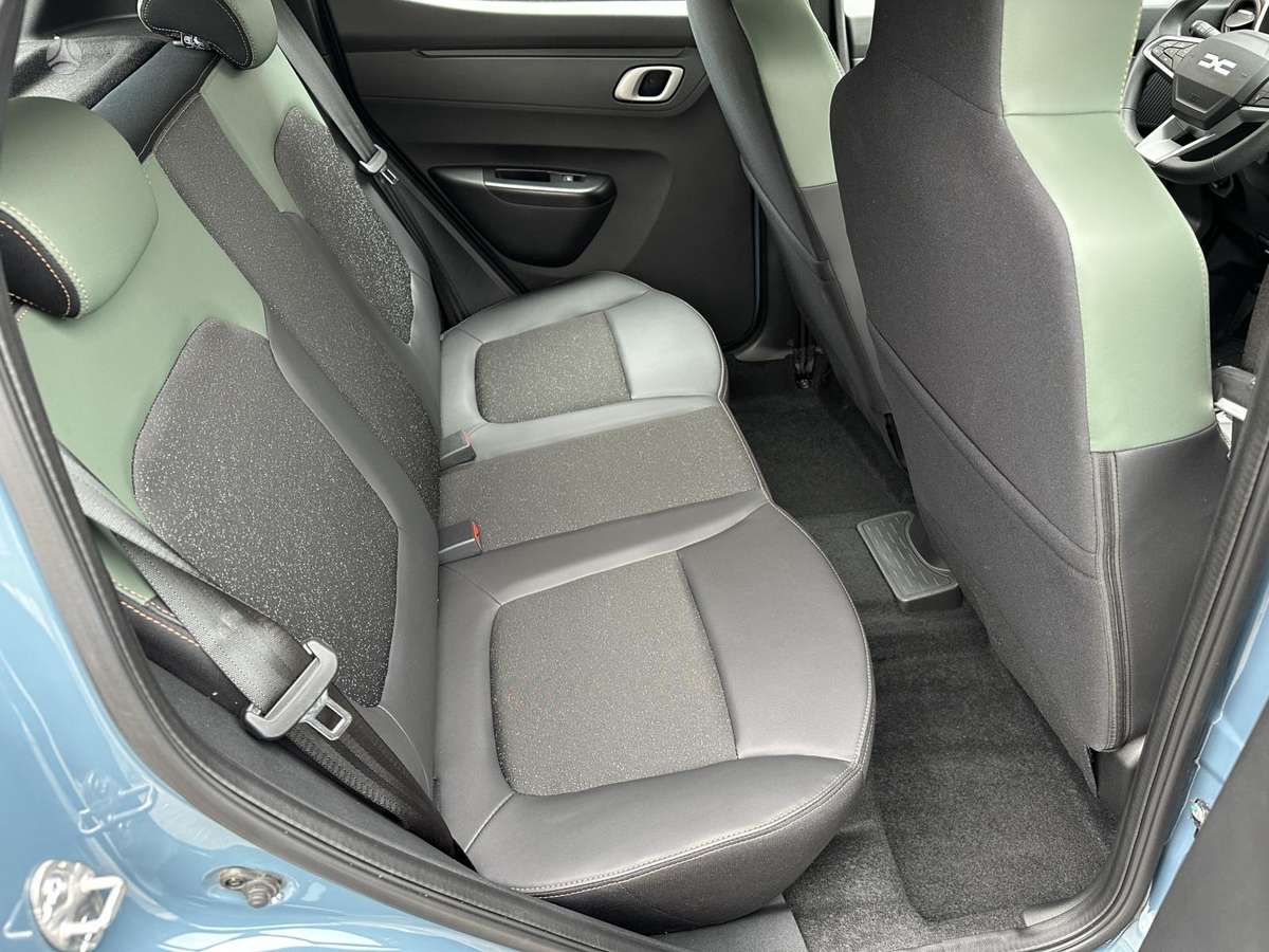 Dacia Spring, 27 kWh, off-road / crossover