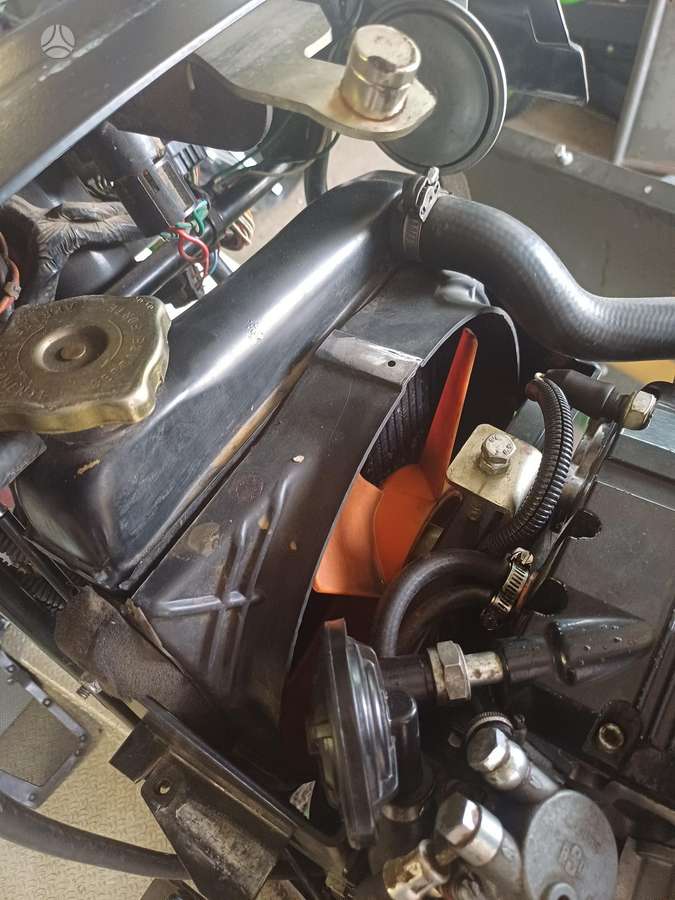 Etesia Hydro 100 Dizel, sodo traktoriai