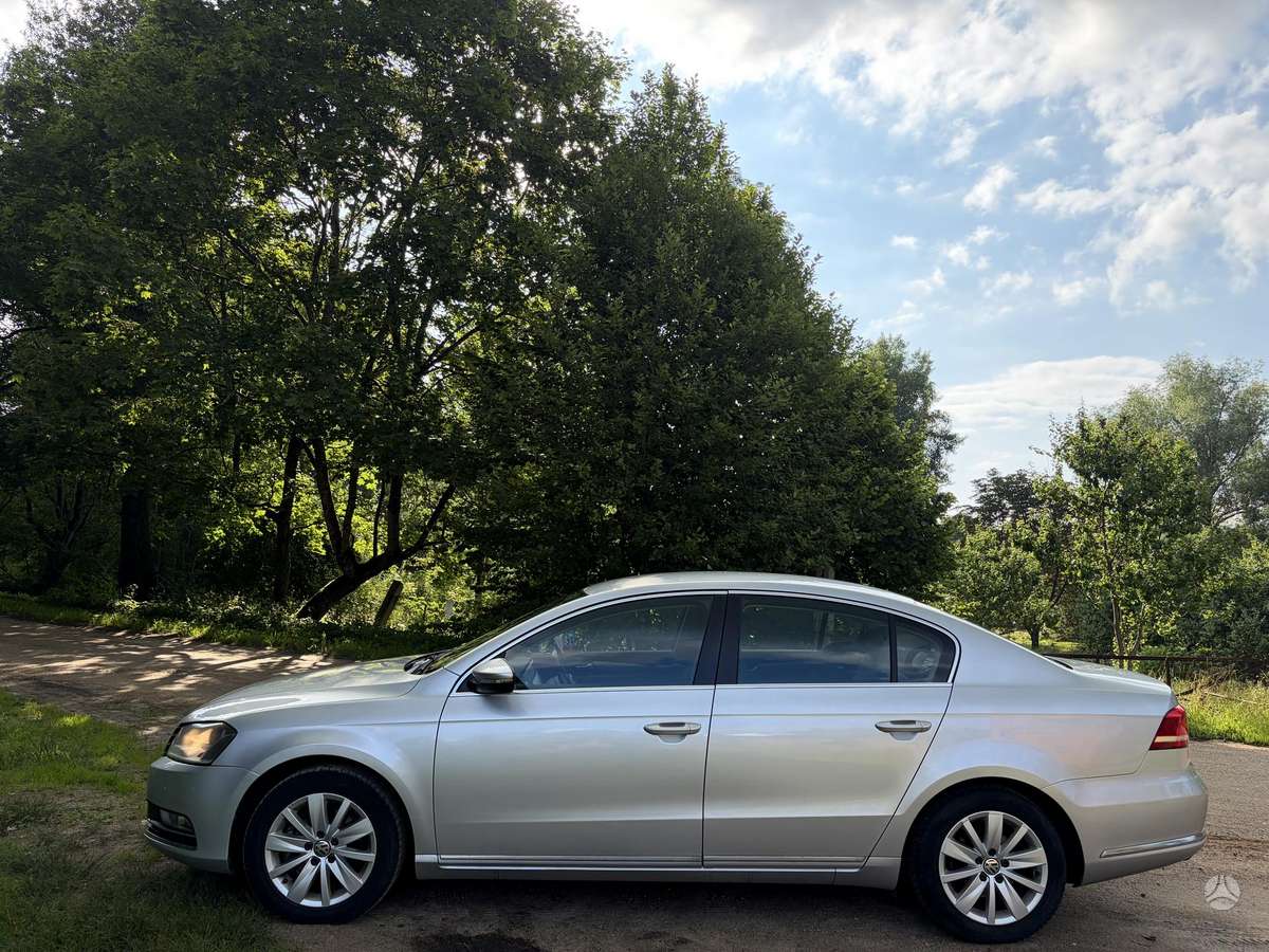 Volkswagen Passat - 2