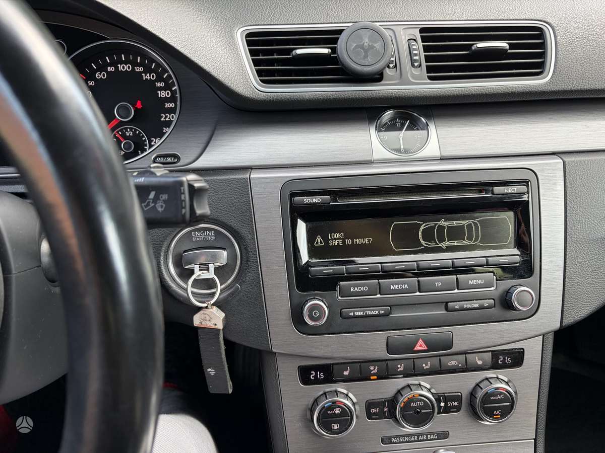 Volkswagen Passat - 9