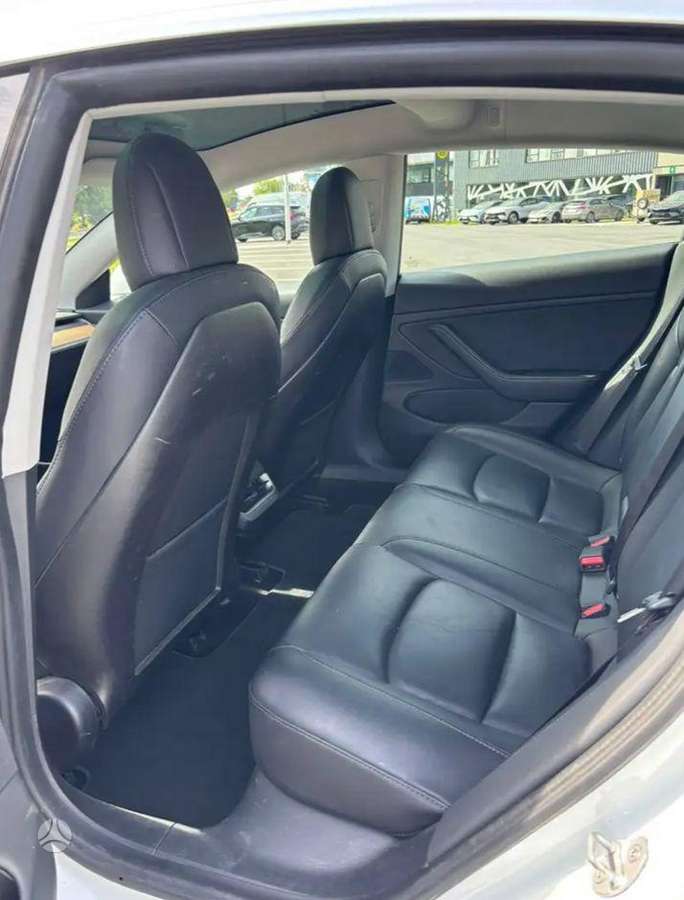 Tesla Model 3, saloon / sedan