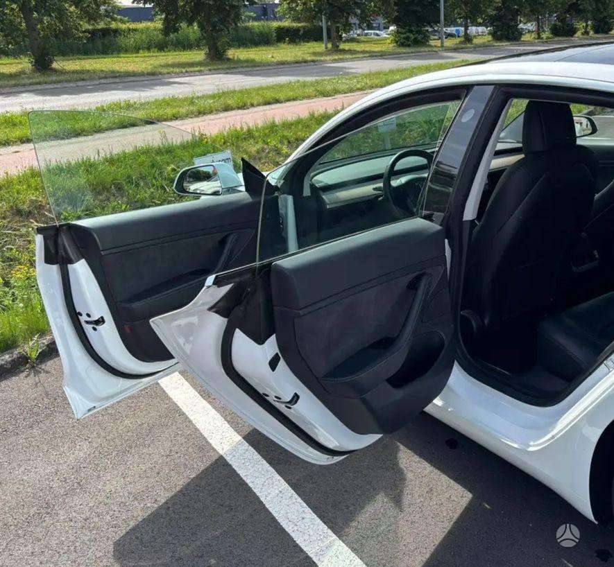 Tesla Model 3, saloon / sedan