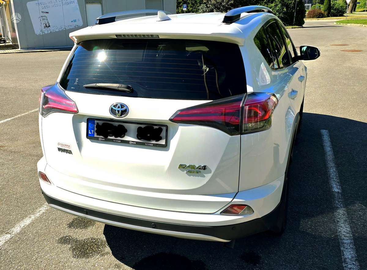 Toyota RAV4 - 4