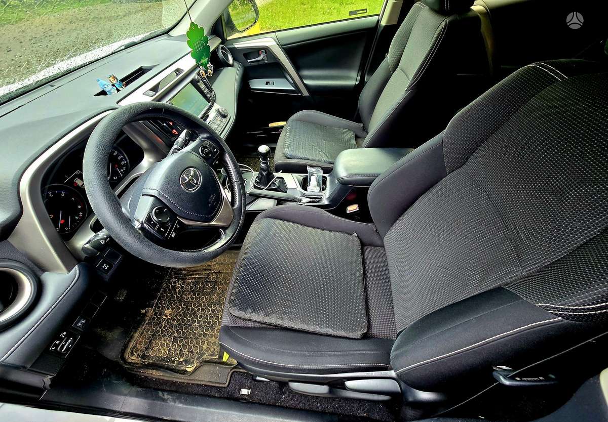 Toyota RAV4 - 10