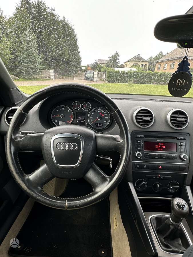Audi A3, 1.6 l., Кабриолет