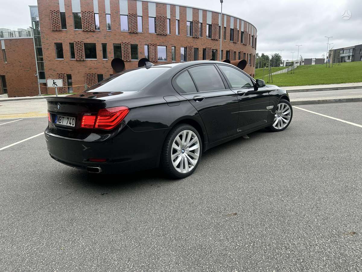 BMW 740, 3.0 l., Седан