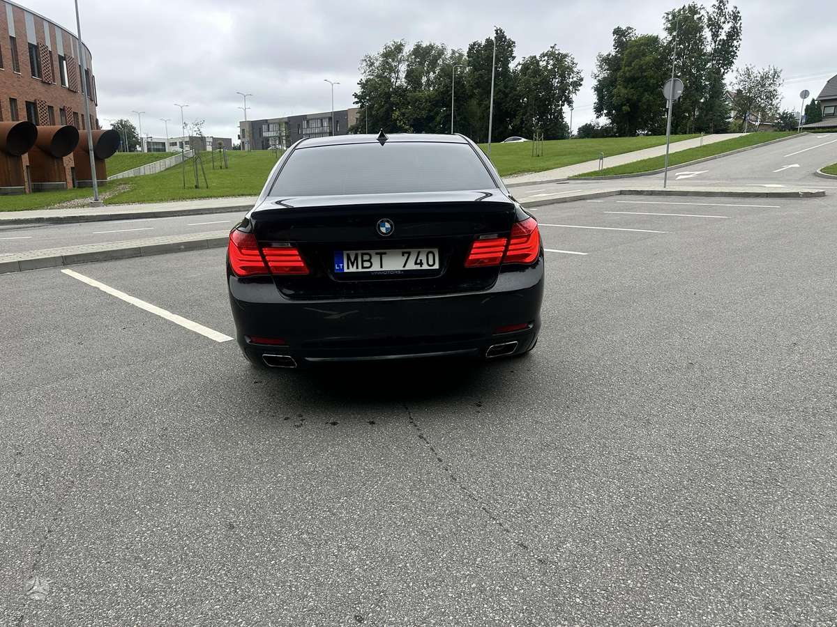 BMW 740, 3.0 l., Седан
