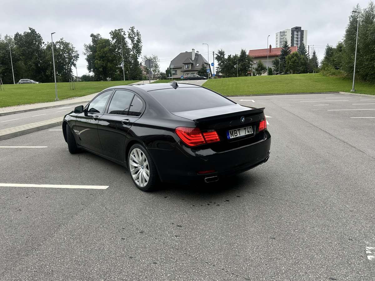 BMW 740, 3.0 l., Седан