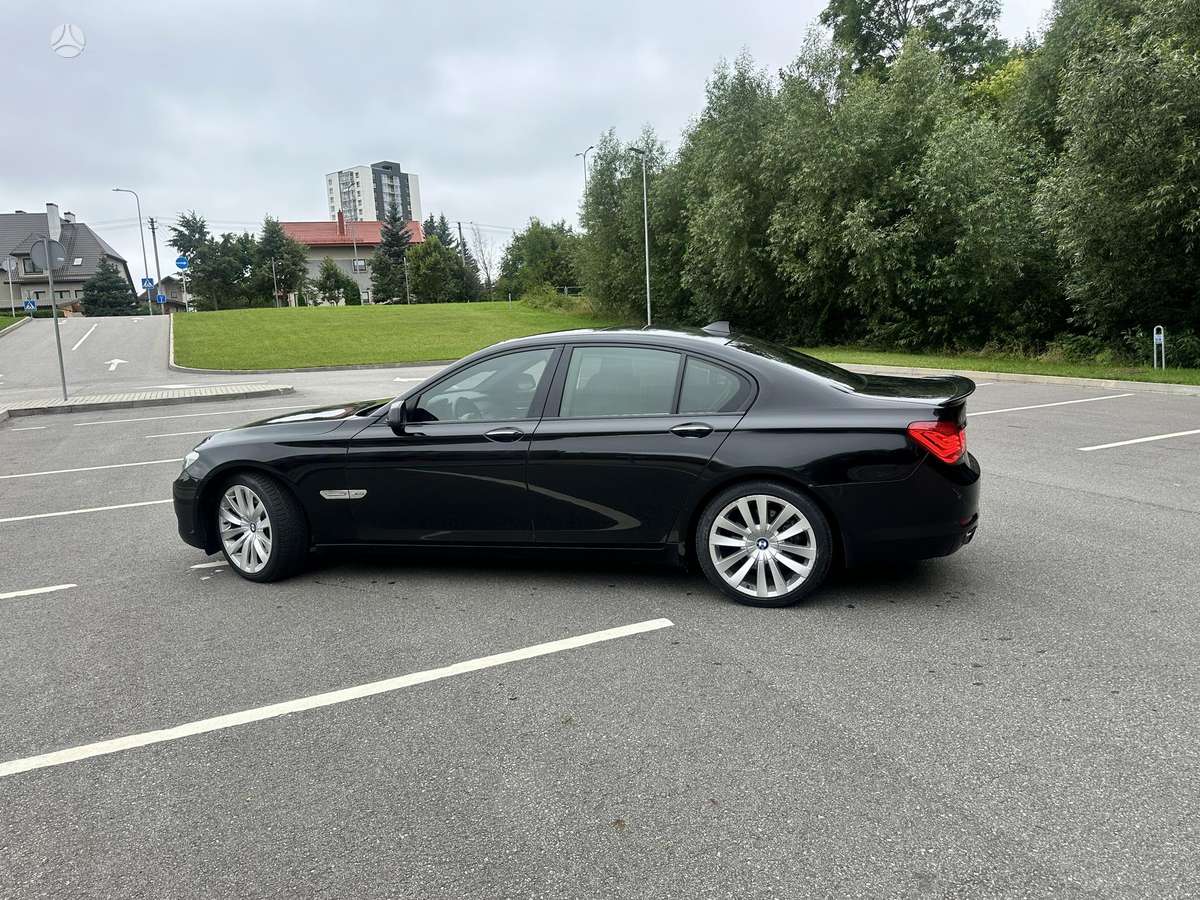 BMW 740, 3.0 l., Седан