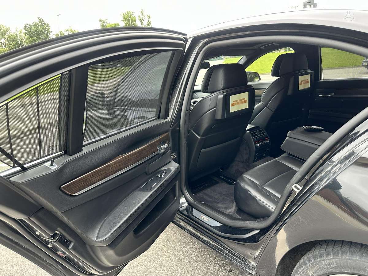 BMW 740, 3.0 l., Седан