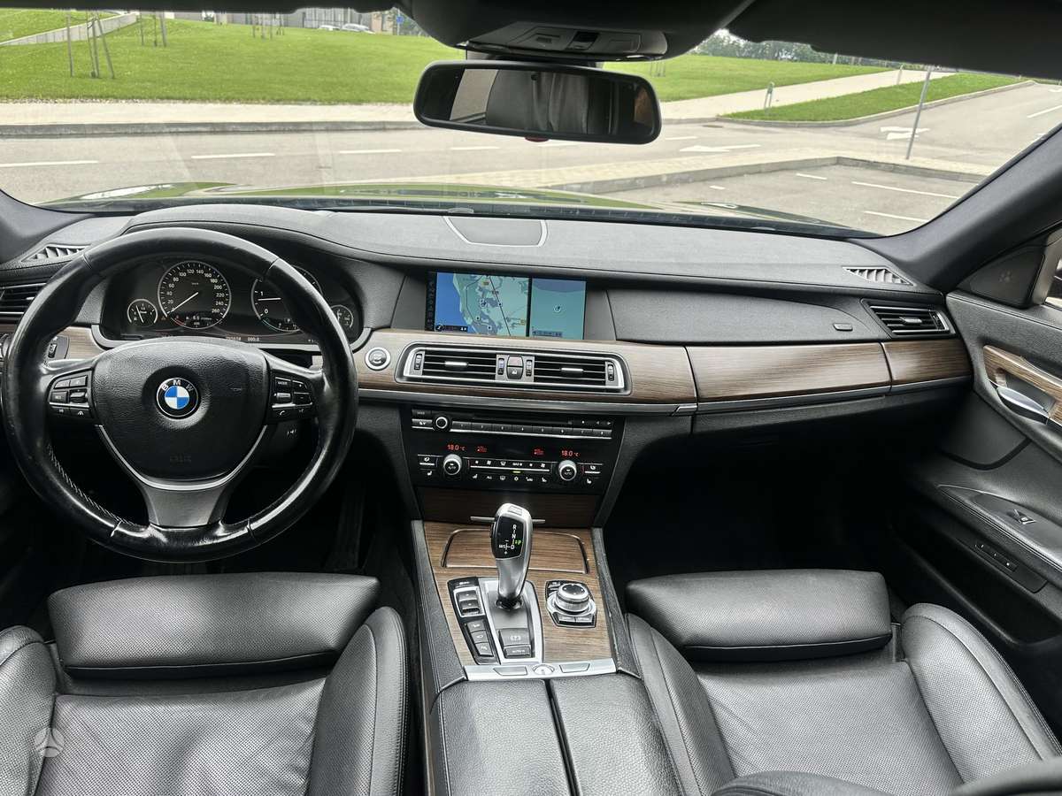 BMW 740, 3.0 l., Седан