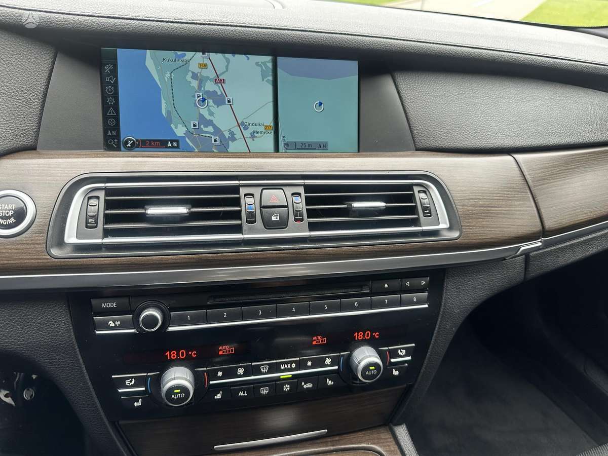 BMW 740, 3.0 l., Седан