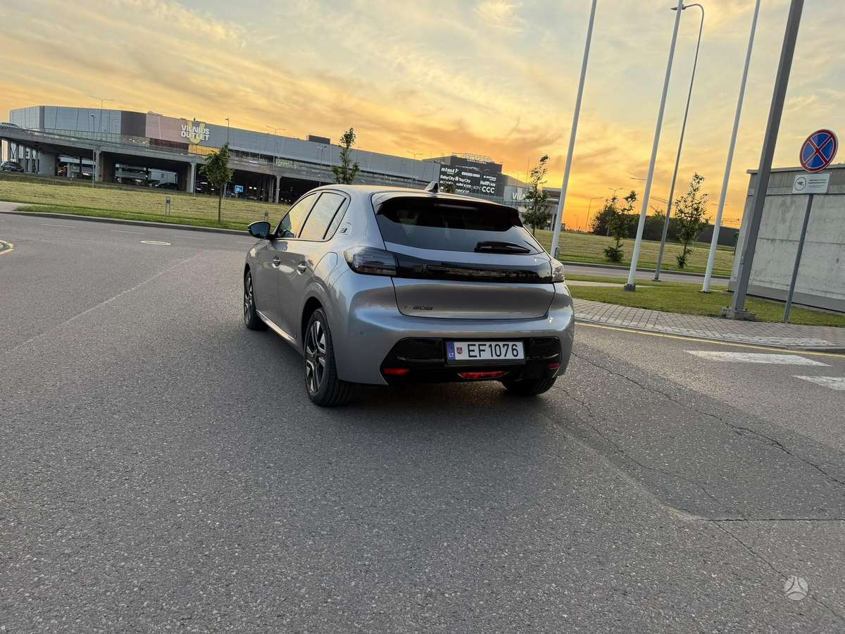 Peugeot 208 - 7