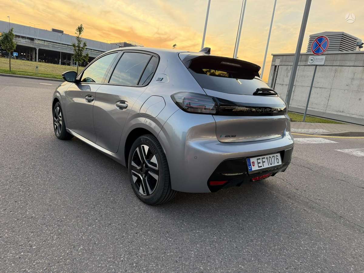 Peugeot 208 - 6