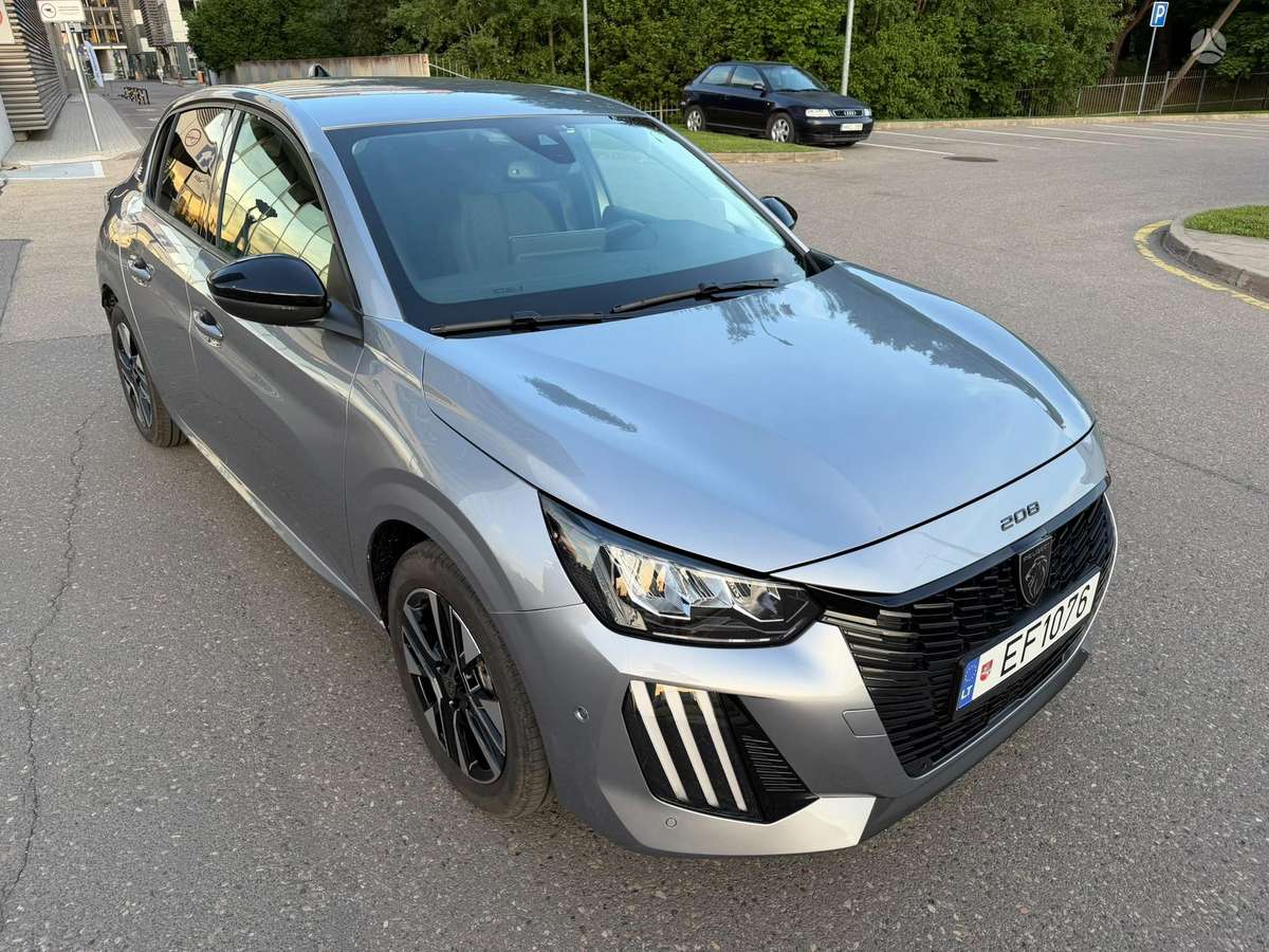 Peugeot 208 - 12