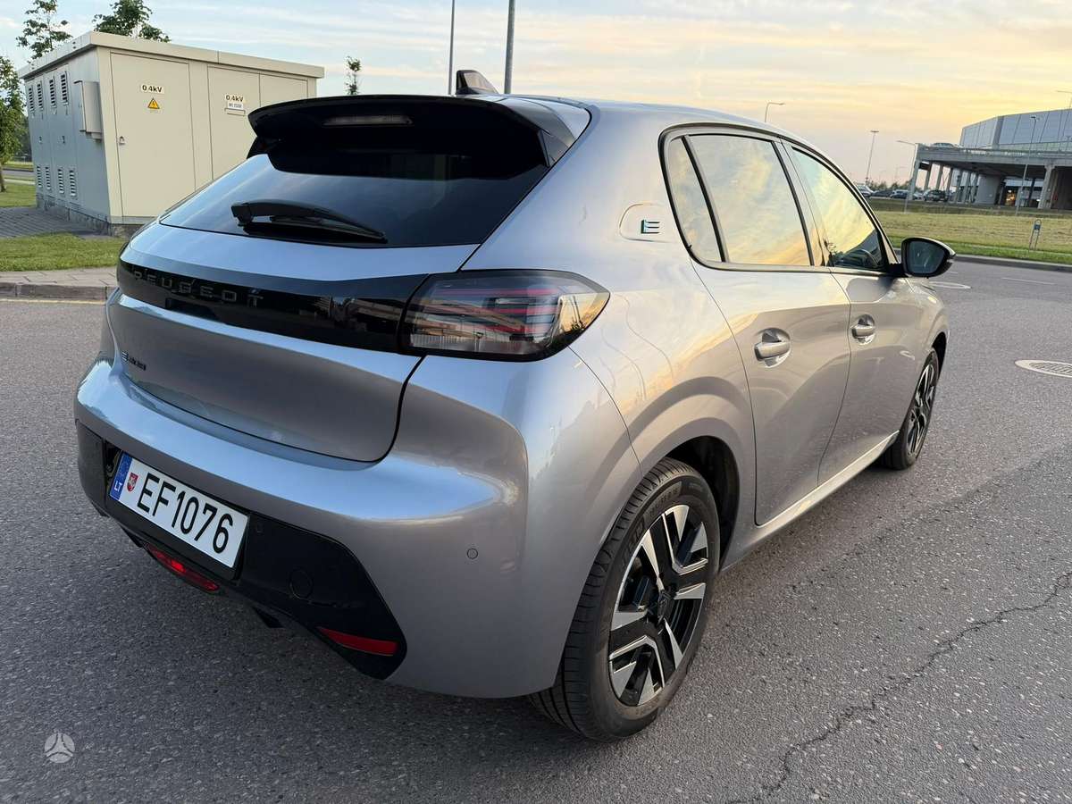 Peugeot 208 - 9