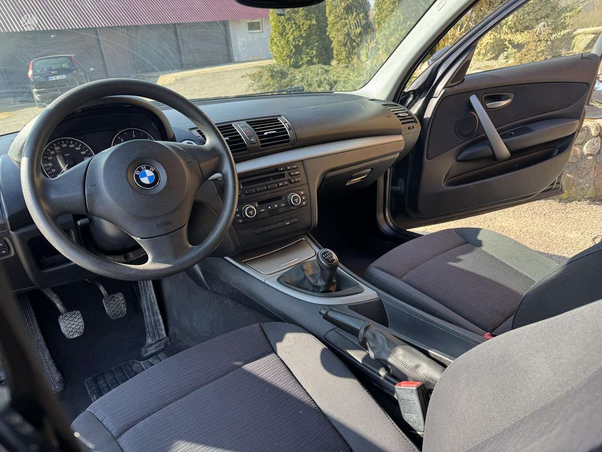 BMW 118, 2.0 l., hatchback