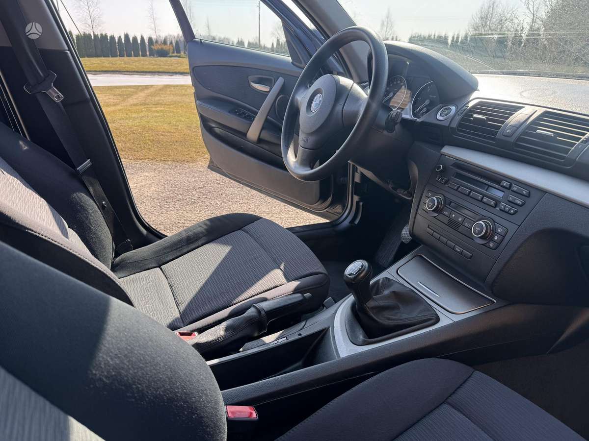 BMW 118, 2.0 l., hatchback