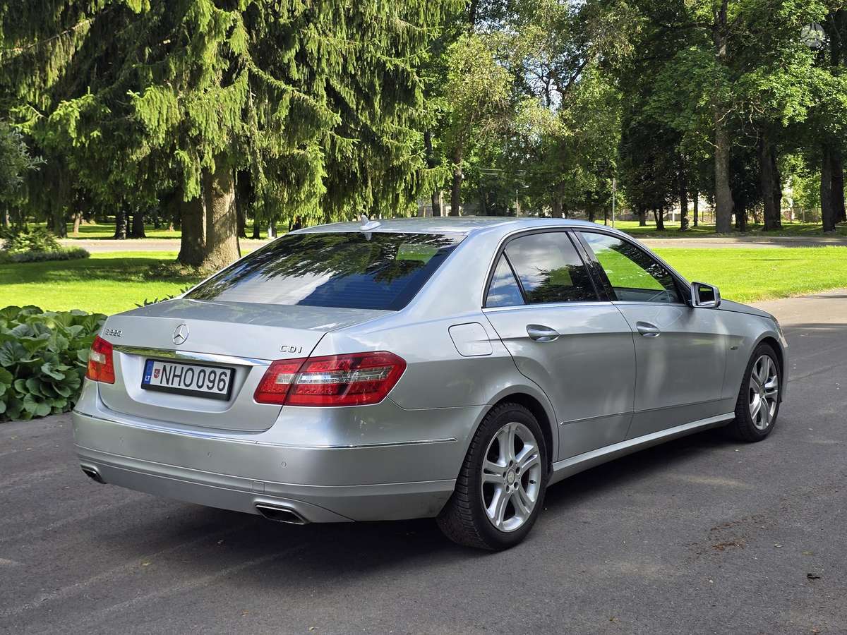 Mercedes-Benz E220, 2.1 l., Седан