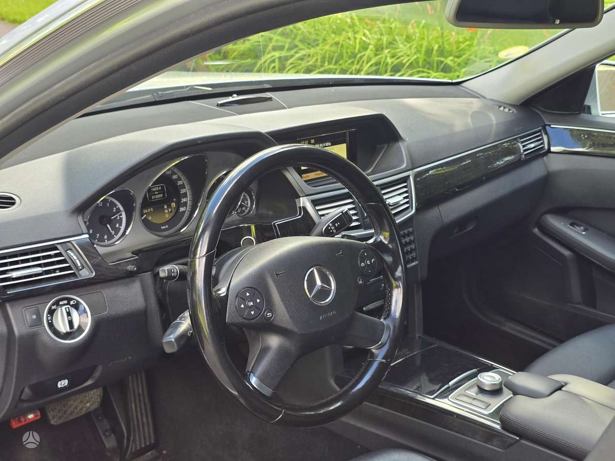 Mercedes-Benz E220, 2.1 l., Седан