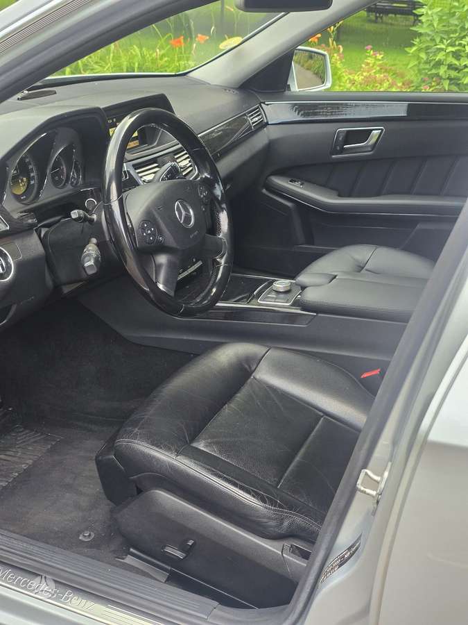 Mercedes-Benz E220, 2.1 l., Седан