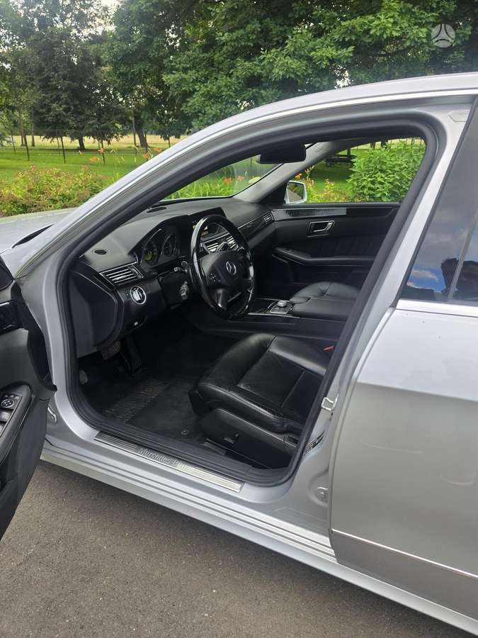 Mercedes-Benz E220, 2.1 l., Седан